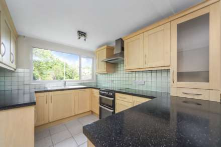 Faversham Close, Tring, Image 5