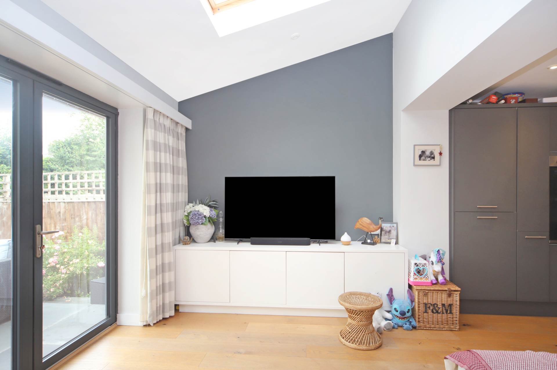 Meadowbrook, Tring, Image 9