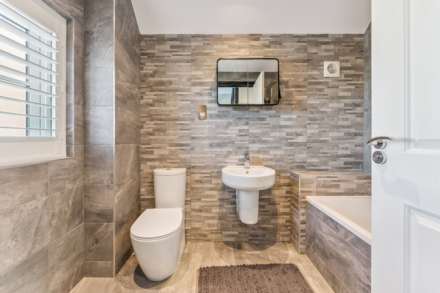 Weston Turville, Image 15