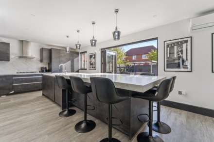 Weston Turville, Image 4