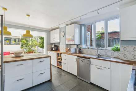 Meadow Close, Tring, Image 12