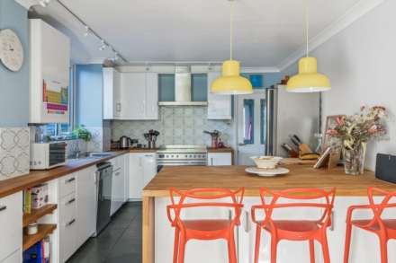 Meadow Close, Tring, Image 6