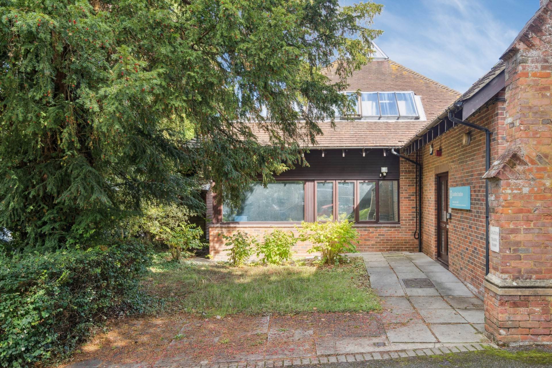 Sutton Court, Church Yard, Tring, Image 1