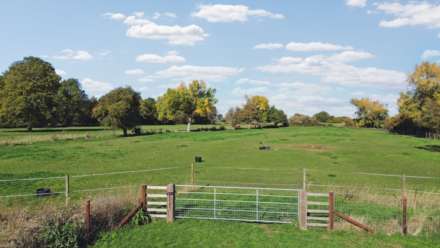 Bierton, Image 23
