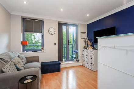 Massey House Brook Street, Tring, Image 2