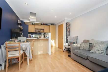 Massey House Brook Street, Tring, Image 3