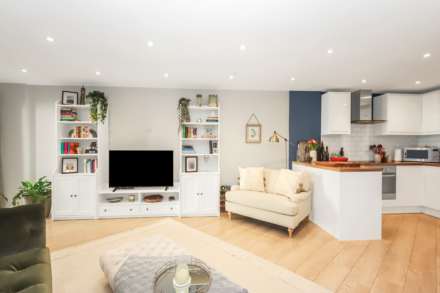 Brookside Court, Brook Street, Image 2