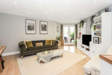 Brookside Court, Brook Street, Image 4