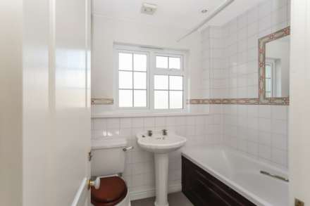 Chapel Meadow, Tring, Image 12