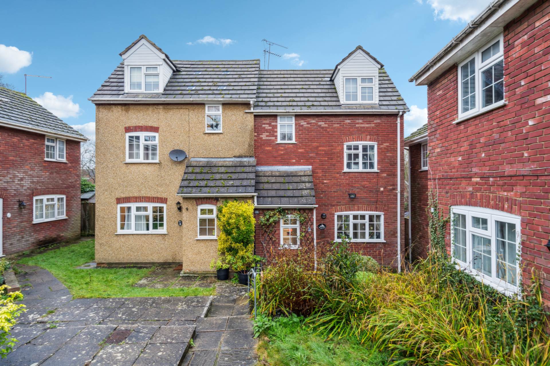 Parsonage Court, Tring, Image 1