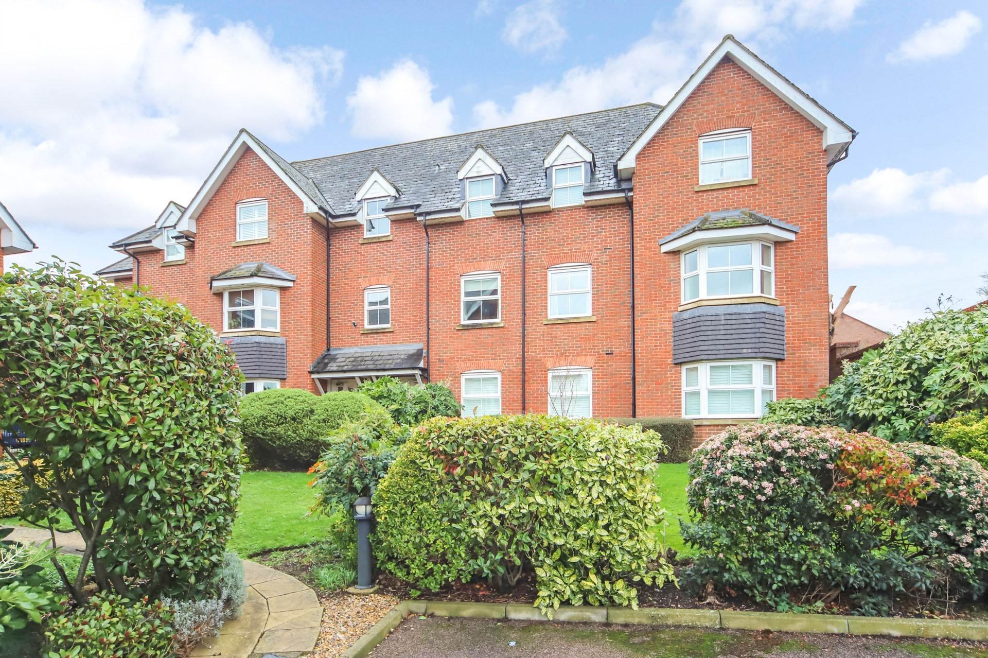 Elliman Court, Tring, Image 1
