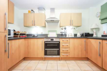 Elliman Court, Tring, Image 3