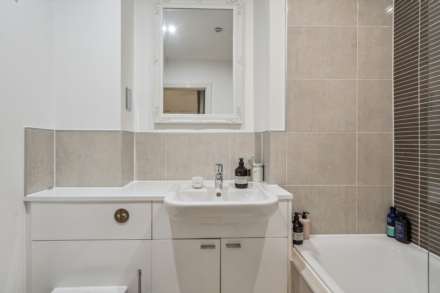 Dixons Wharf, Wilstone, Image 16