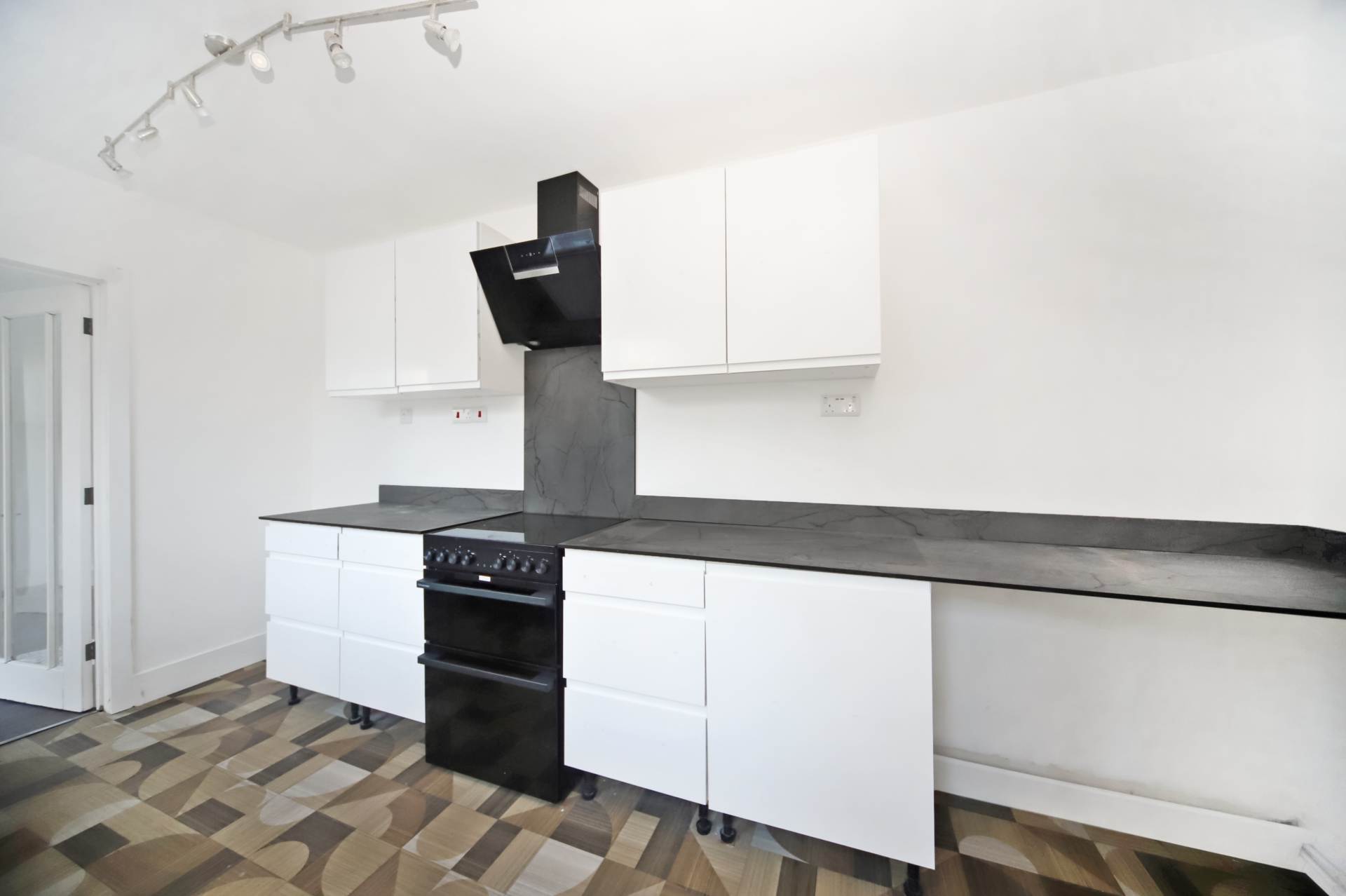 Wood Lane, Wendover, Image 6