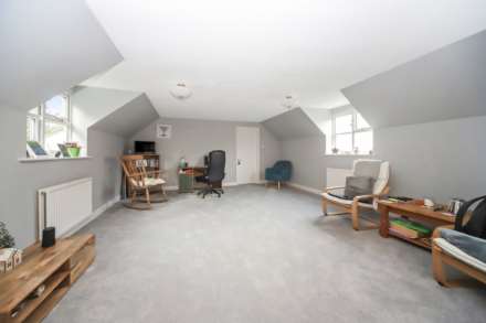 Dunsley Place, Tring, Image 2