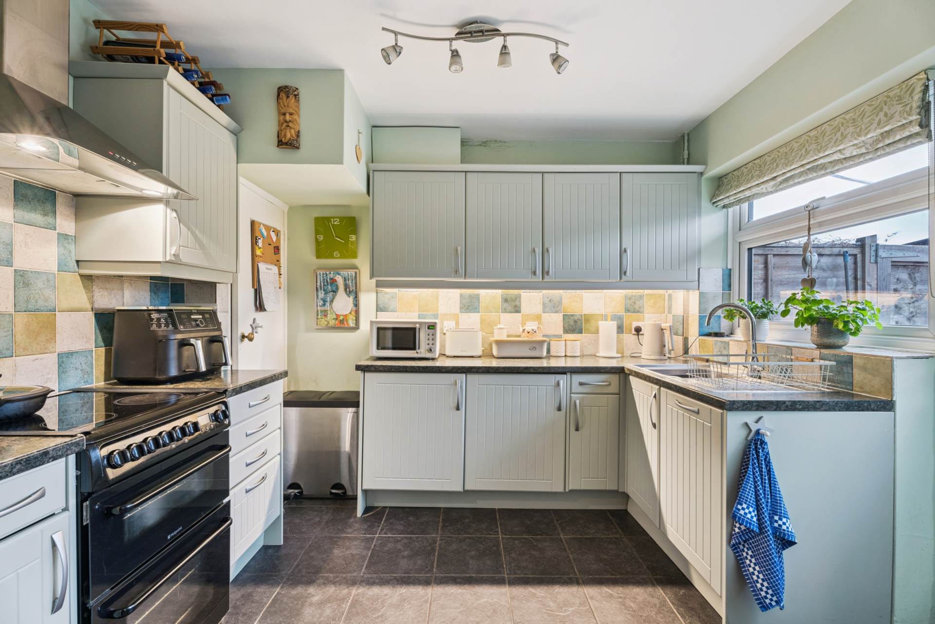 New St, Cheddington, Image 9