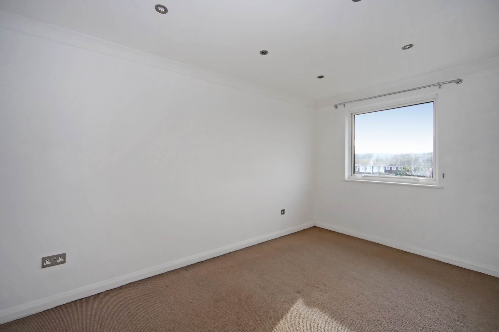 Buckingham Road, Tring, Image 6