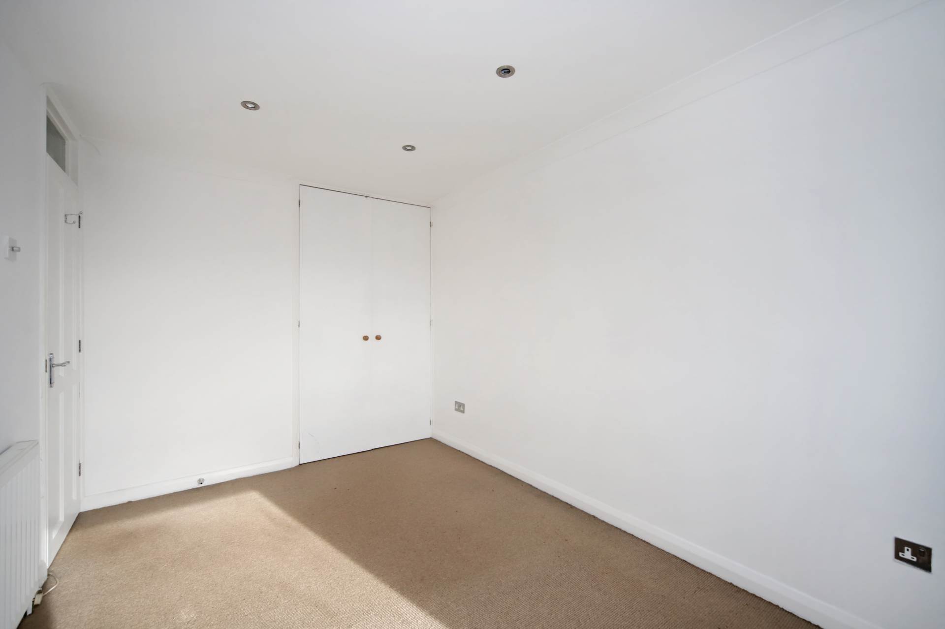 Buckingham Road, Tring, Image 9