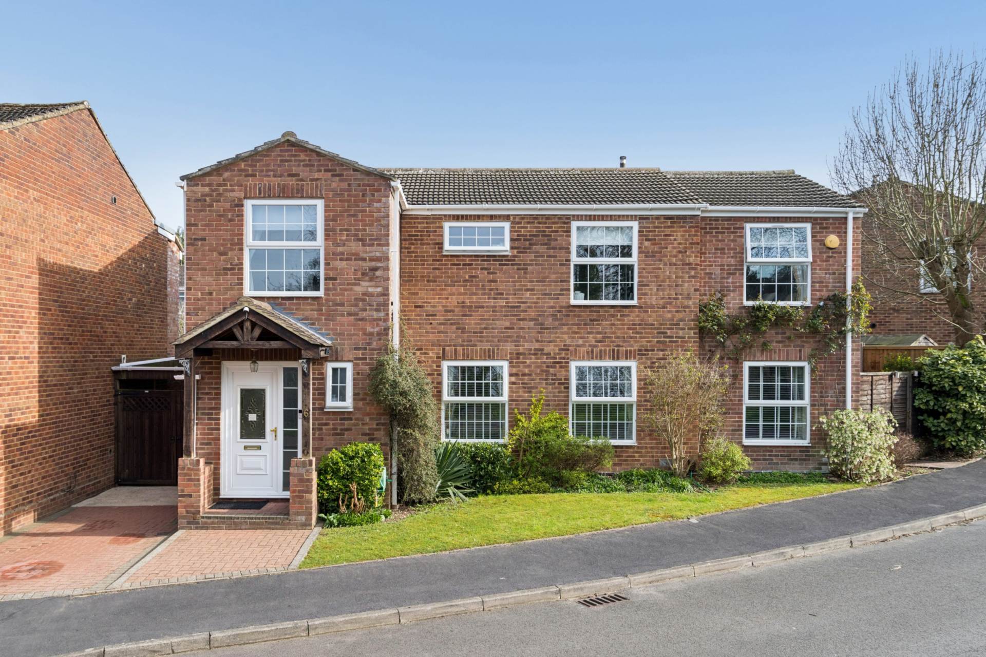 Grenadine Way, Tring, Image 1