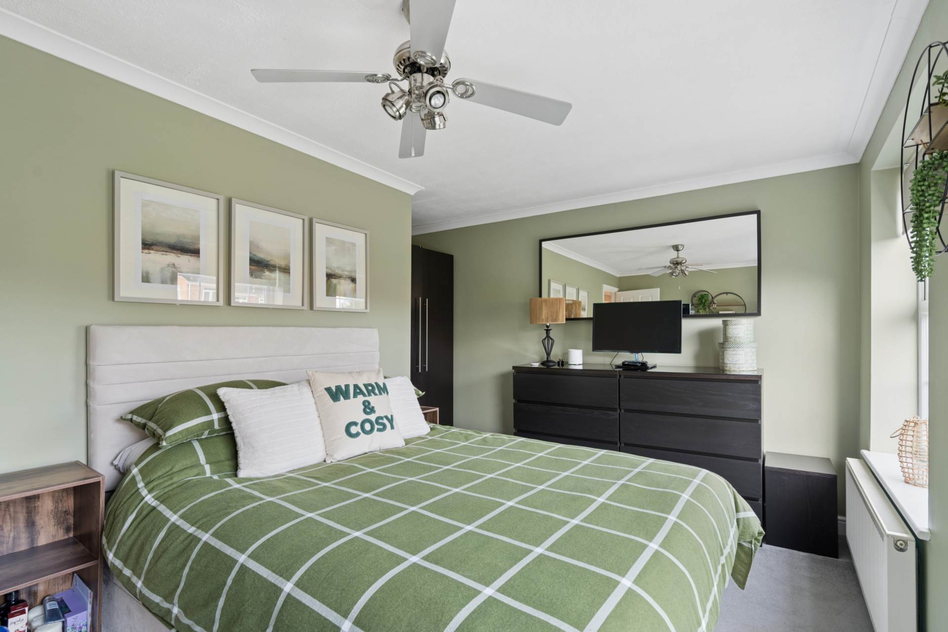 Grenadine Way, Tring, Image 13