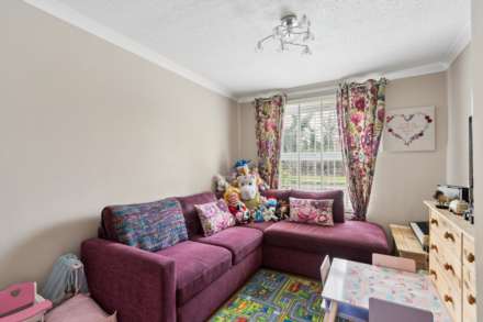 Grenadine Way, Tring, Image 11