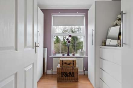 Grenadine Way, Tring, Image 19