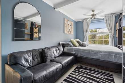 Grenadine Way, Tring, Image 20