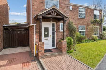 Grenadine Way, Tring, Image 22