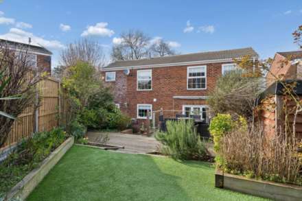 Grenadine Way, Tring, Image 27