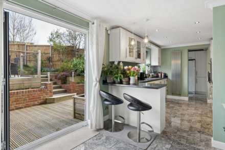 Grenadine Way, Tring, Image 8