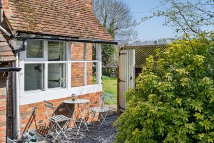 Main Road, Buckland, Image 30