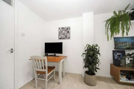 The Orchards, Longfield Road, Image 4