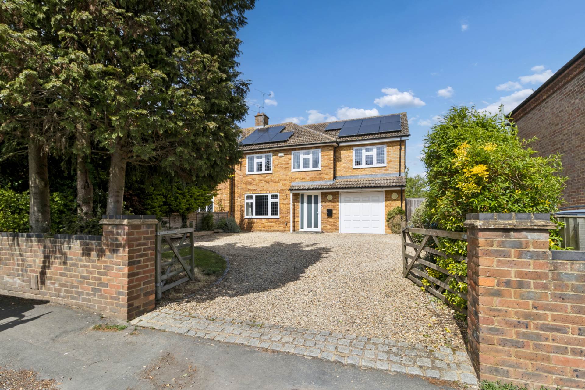 Tring Road, Long Marston, Image 1