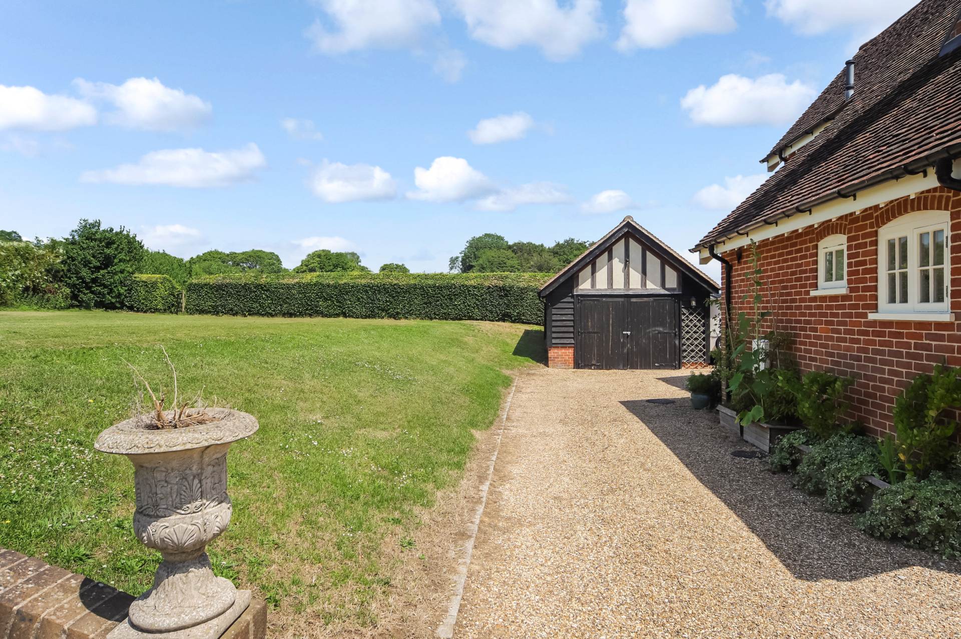 Shire Lane, Hastoe, Image 15