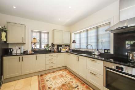 Shire Lane, Hastoe, Image 10
