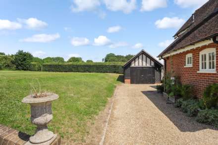 Shire Lane, Hastoe, Image 15