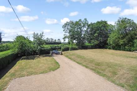 Shire Lane, Hastoe, Image 16