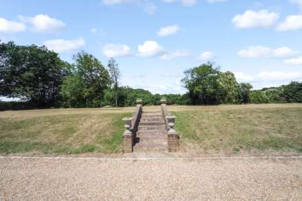 Shire Lane, Hastoe, Image 17