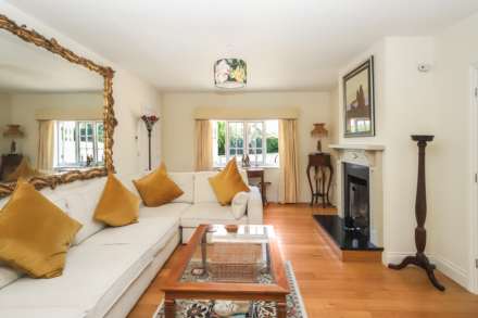 Shire Lane, Hastoe, Image 8