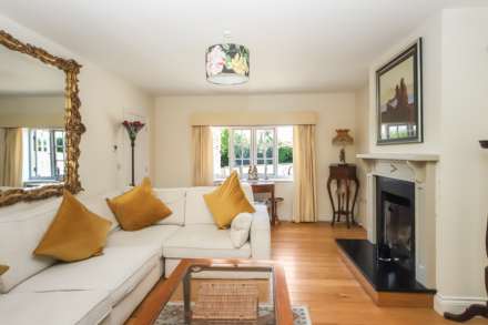 Shire Lane, Hastoe, Image 9