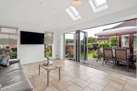 Cherry Gardens, Tring, Image 8