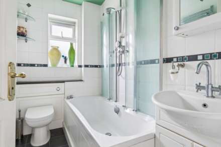 Meadow Close, Tring, Image 19