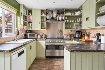 Meadow Close, Tring, Image 3
