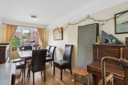 Meadow Close, Tring, Image 7