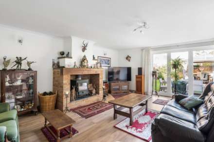 Weston Turville, Image 2