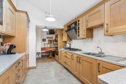 Weston Turville, Image 4