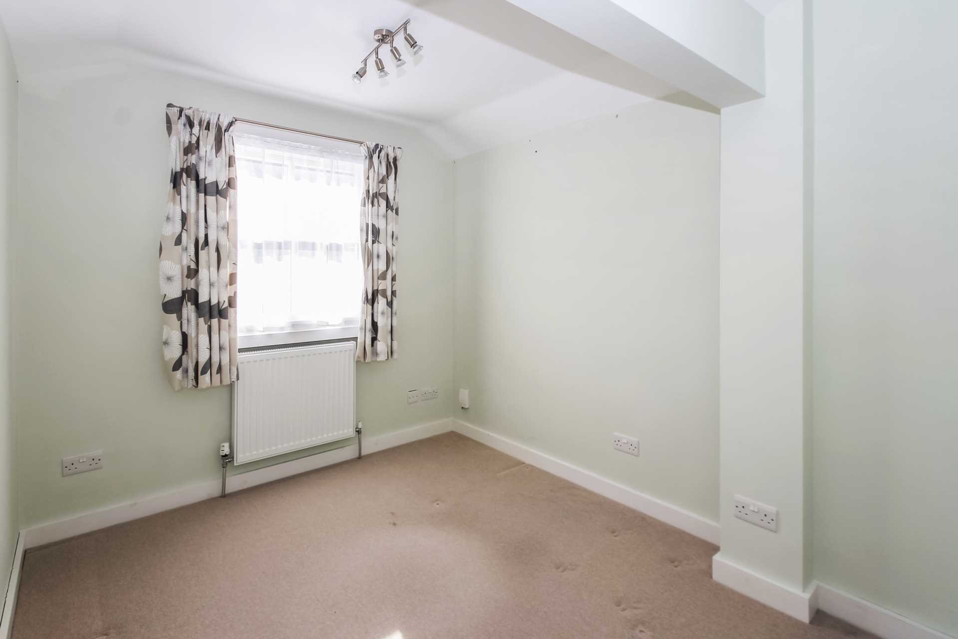 Charles Street, Tring, Image 8