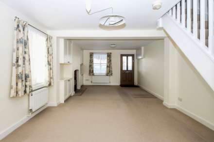 Charles Street, Tring, Image 4