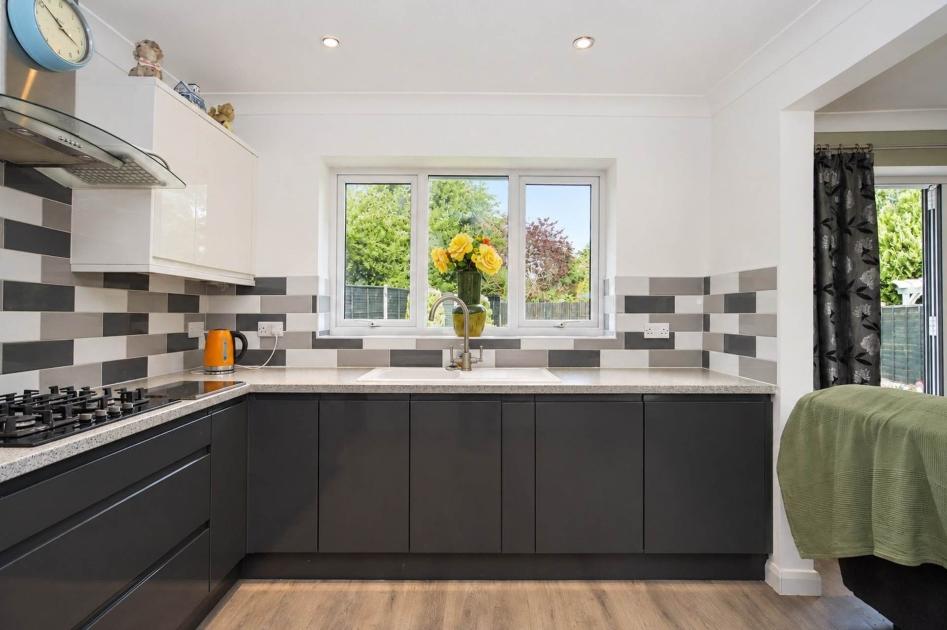 Orchard Way, Stanbridge, Image 7