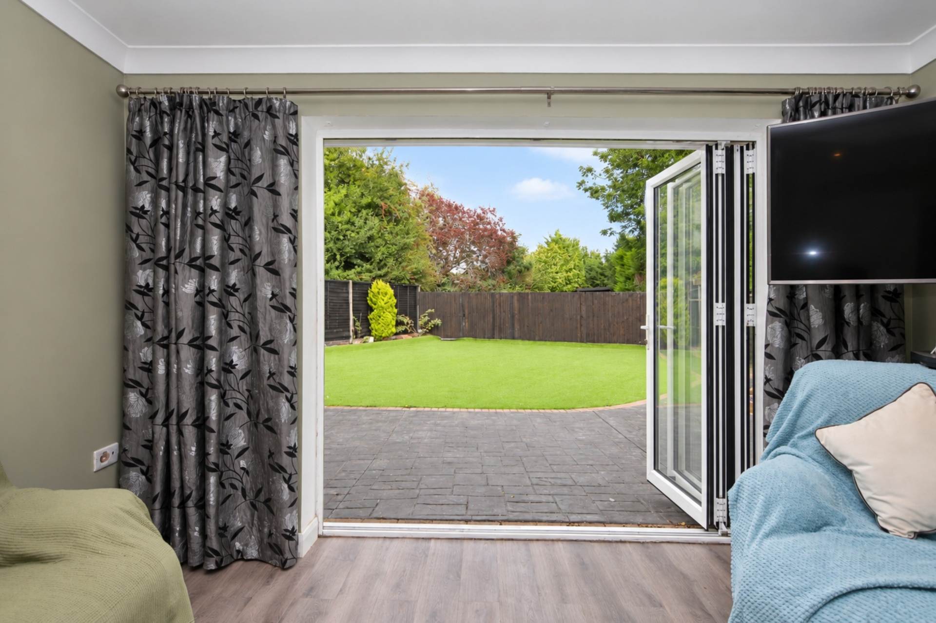 Orchard Way, Stanbridge, Image 8